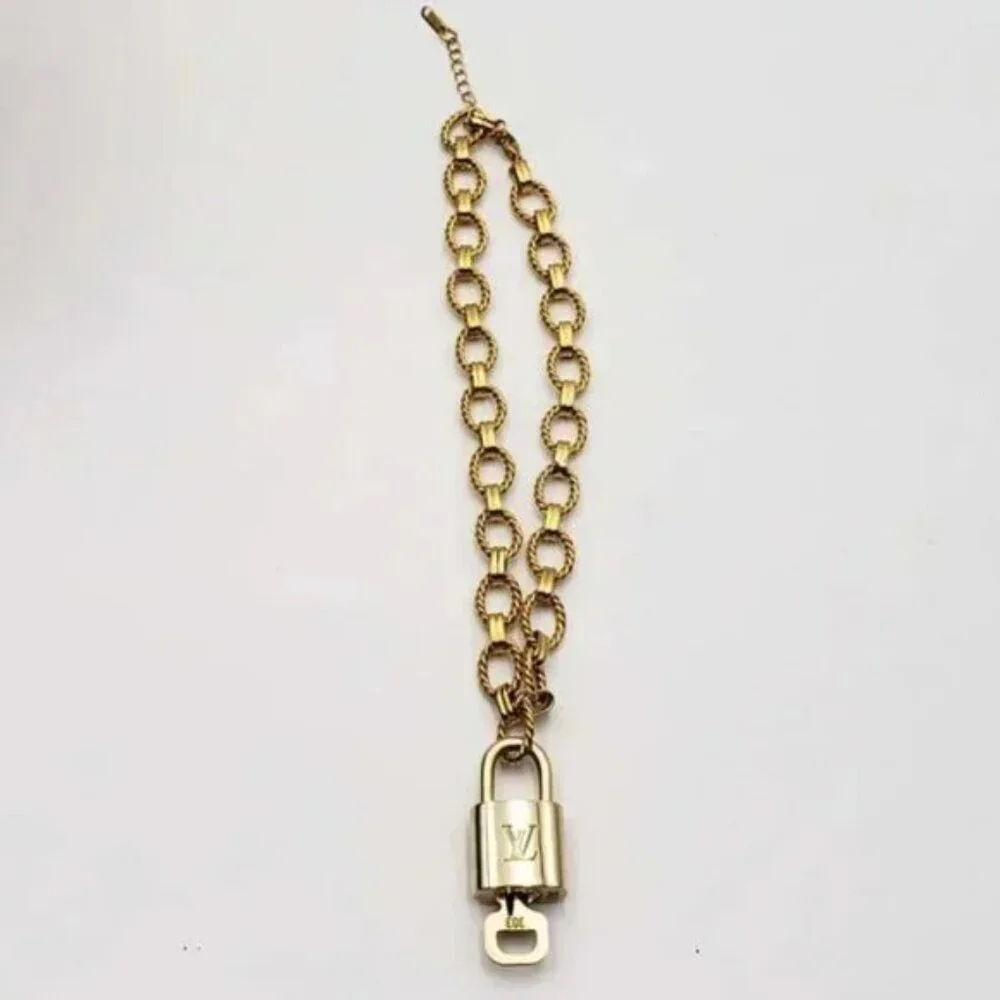 Authentic Louis Vuitton Lock & Key with Gold Plated Gold Chain Necklace 013126